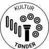 Logo for Kultur Tønder, der viser dele fra de enkelte kulturinstitutioners logoer. Der er dele fra Kulturskolens Bibliotekets og Schweizerhalles logoer repræsenteret.